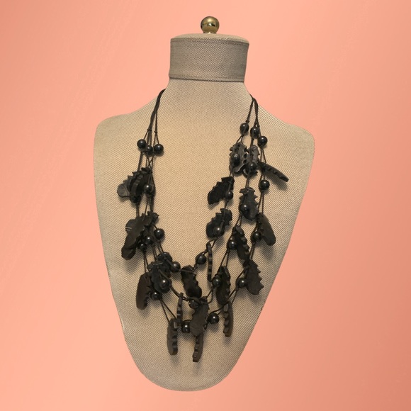 Costa Rican Necklace - Picture 1 of 3